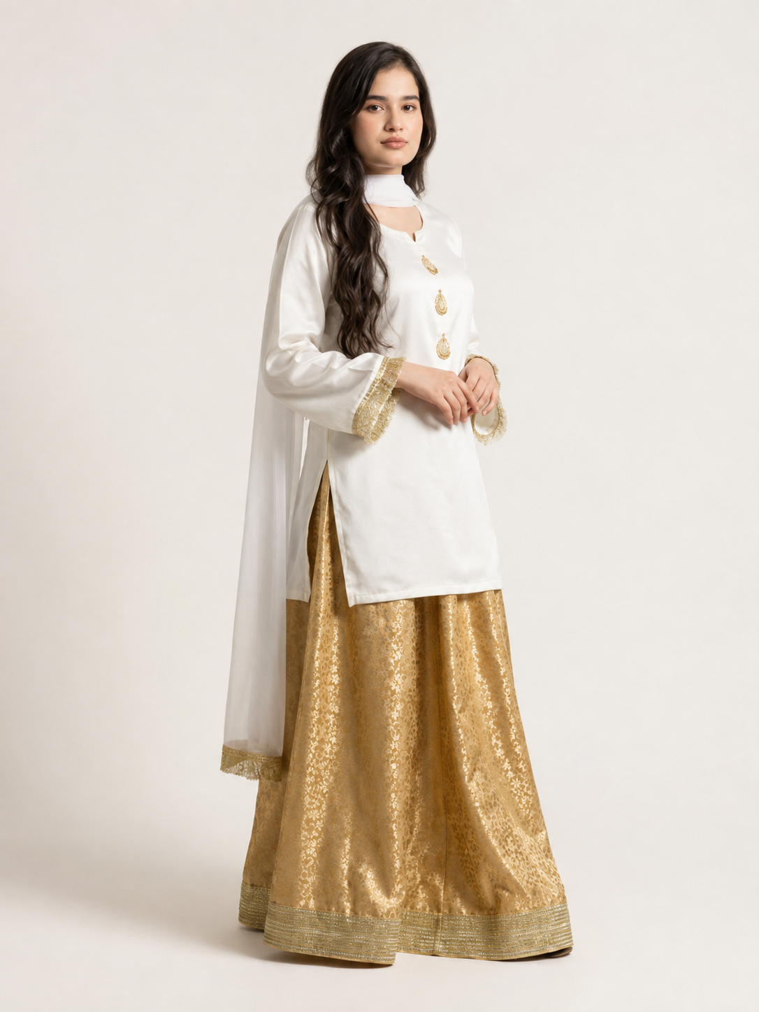 Elegant Outfit With Gold Accents (03 Piece)
