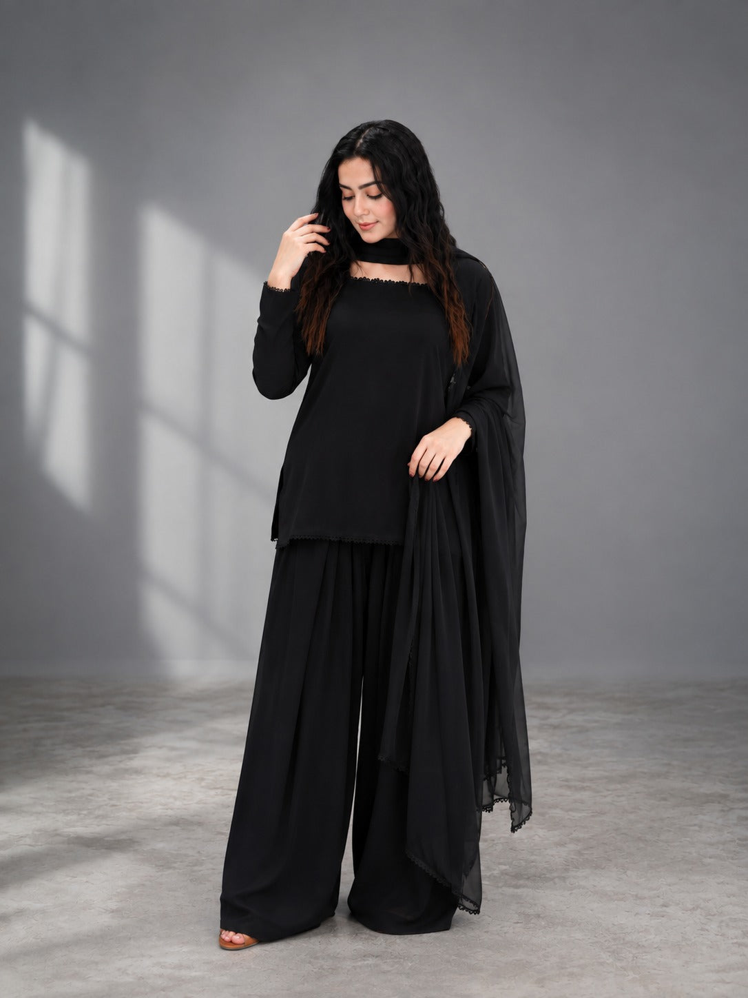 Chic & Graceful Black Dress