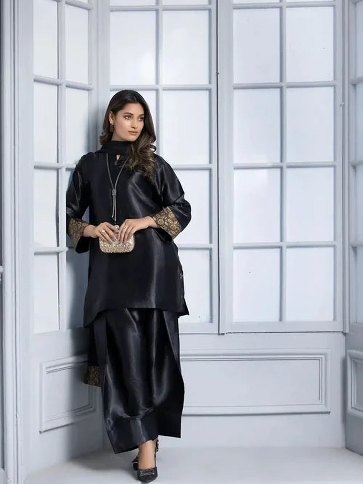 Women Black Fashionable Farshi Dress (03 Piece)